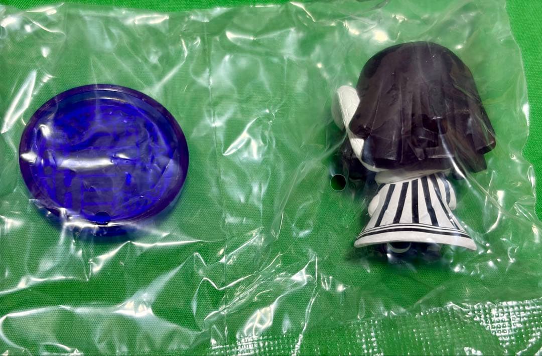 鬼滅の刃 (カプセルトイ)すわらせ隊4〜柱合会議〜 伊黒小芭内 — image 4