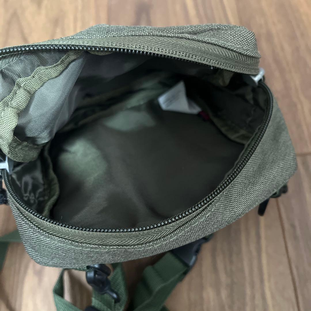 VOLCOM ショルダーバッグ カーキ — image 3