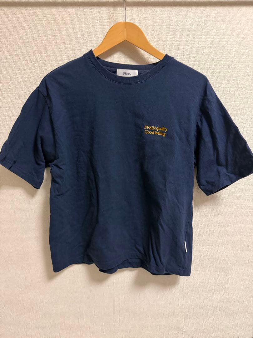 FFEIN ワンポイント刺繍 ショート丈Tシャツ ネイビー Mサイズ — image 2
