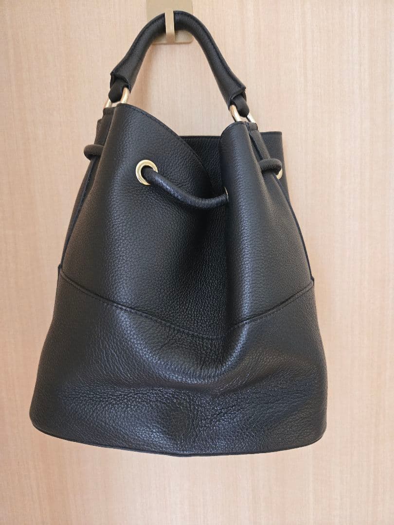 【週末限定お値下げ】FURLA　バケット型 2WAY ショルダーバッグ ブラック — image 4