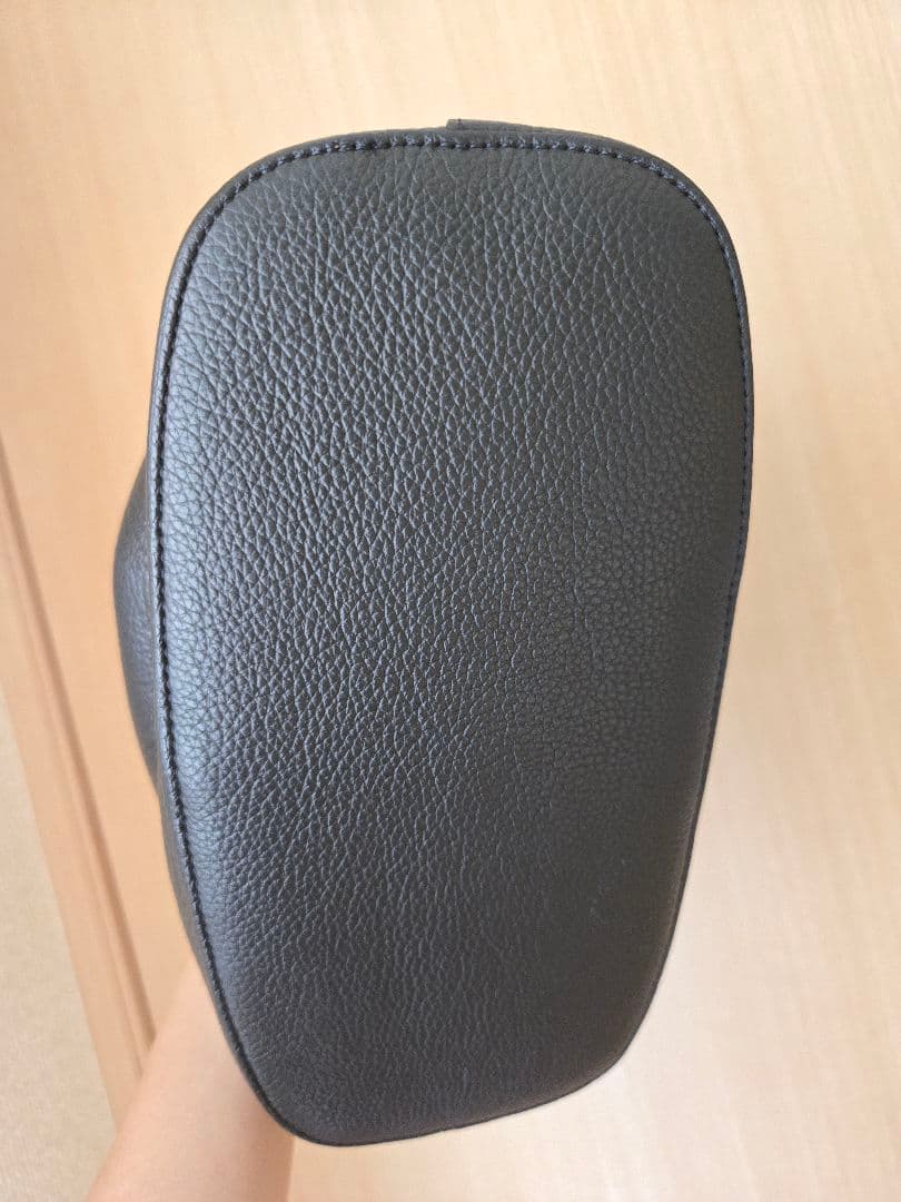 【週末限定お値下げ】FURLA　バケット型 2WAY ショルダーバッグ ブラック — image 5