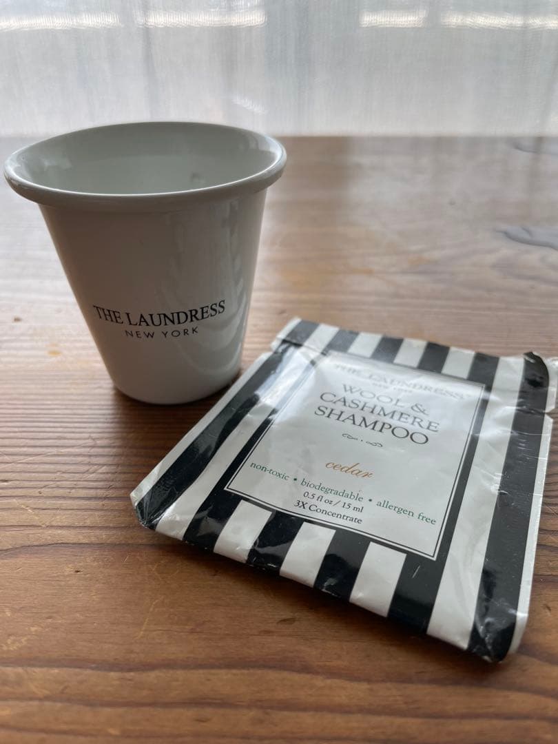 THE LAUNDRE S 小さな軽量カップ＆ニット用洗剤のセット — image 2