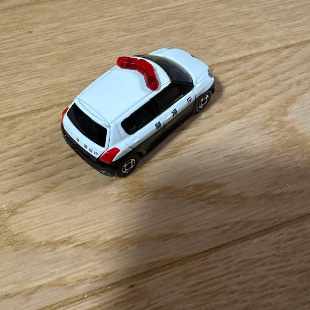 トミカ スズキ スイフト パトカー — image 2