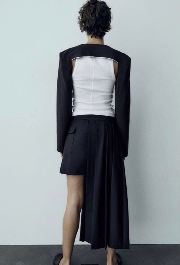 【極美品】ZARAザラ／アシンメトリー ボックス プリーツ スカート 黒 M — image 4