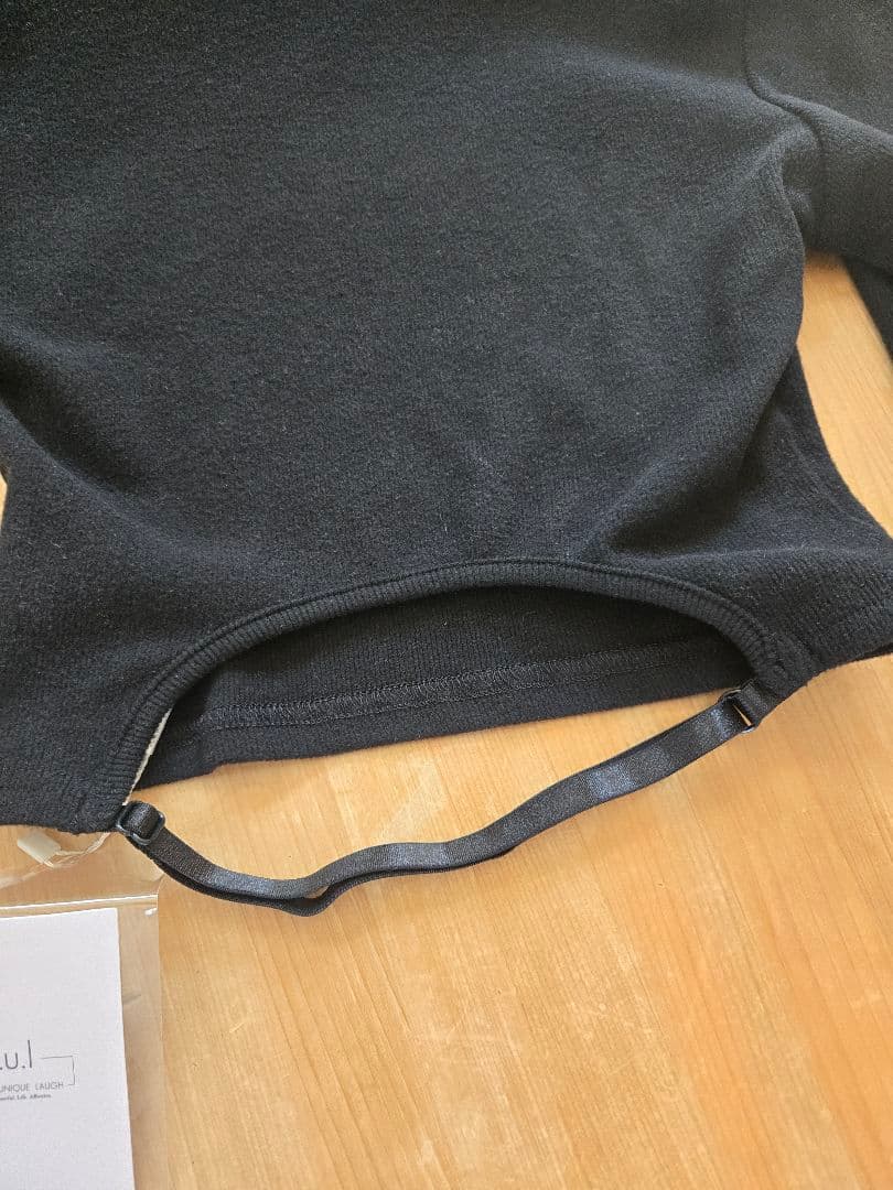 c.u.l クロップド丈 背中開き 長袖トップス ブラック — image 3