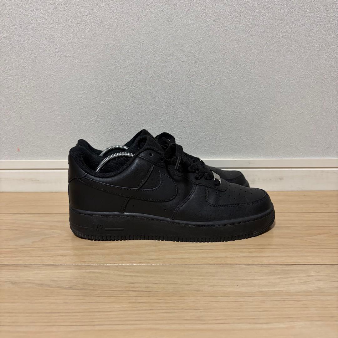 【極美品】 NIKE エアフォース1 07 ブラック 26.5㎝ — image 3