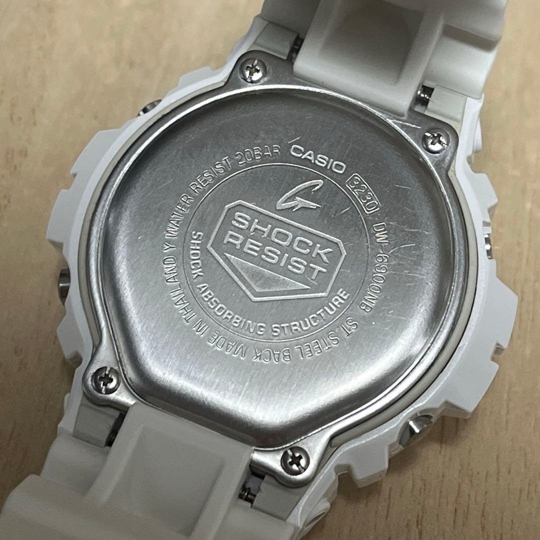 人気モデル★完動★美品G-SHOCK DW-6900NB 光沢ホワイト 反転液晶 — image 4
