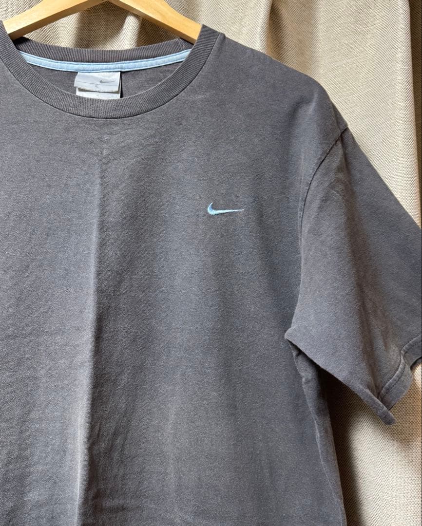 即購入可！古着 Lサイズ NIKE ワンポイント刺繍 Tシャツ グレー — image 2