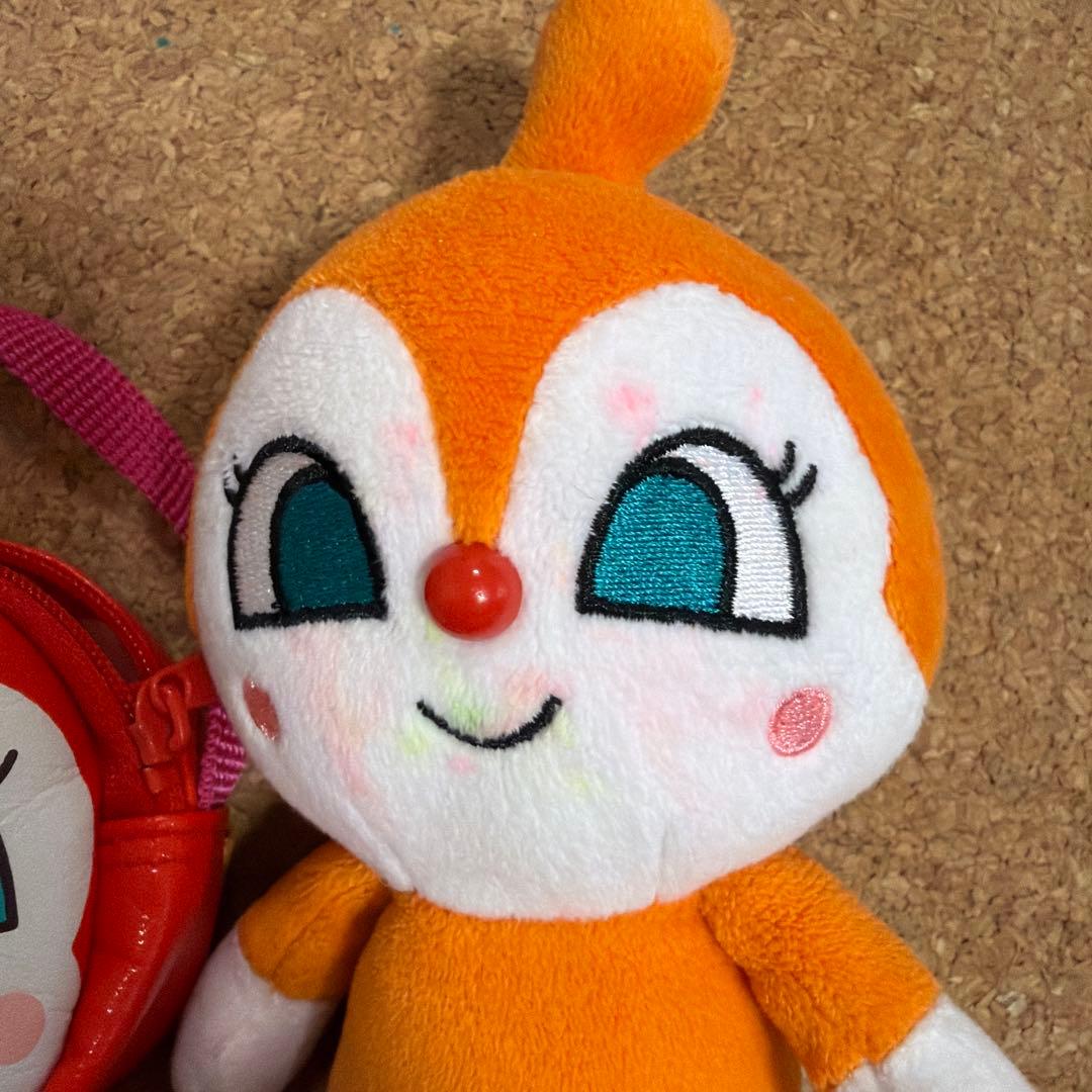 アンパンマン ドキンちゃん ぬいぐるみと小銭入れ — image 2