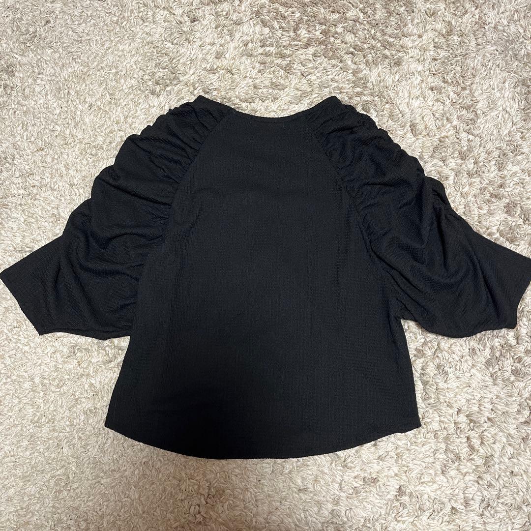 COLONY 2139 ブラック パフスリーブ Tシャツ — image 2