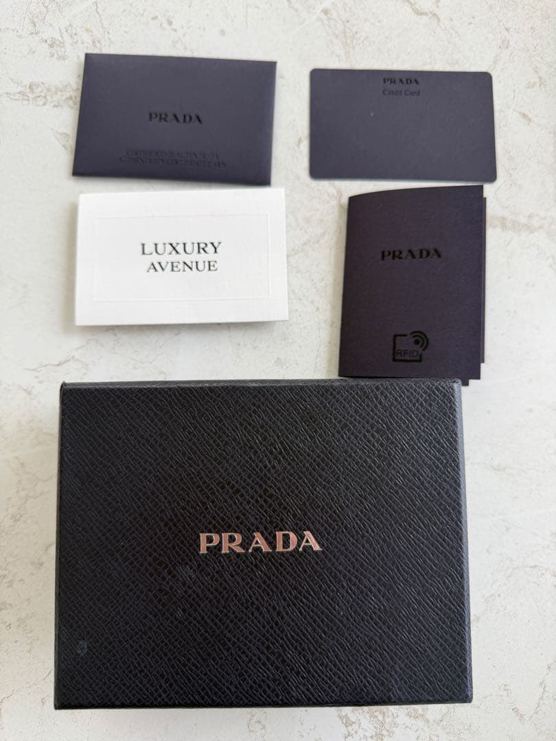 PRADA サフィアーノレザー 長財布 ブラック — image 2