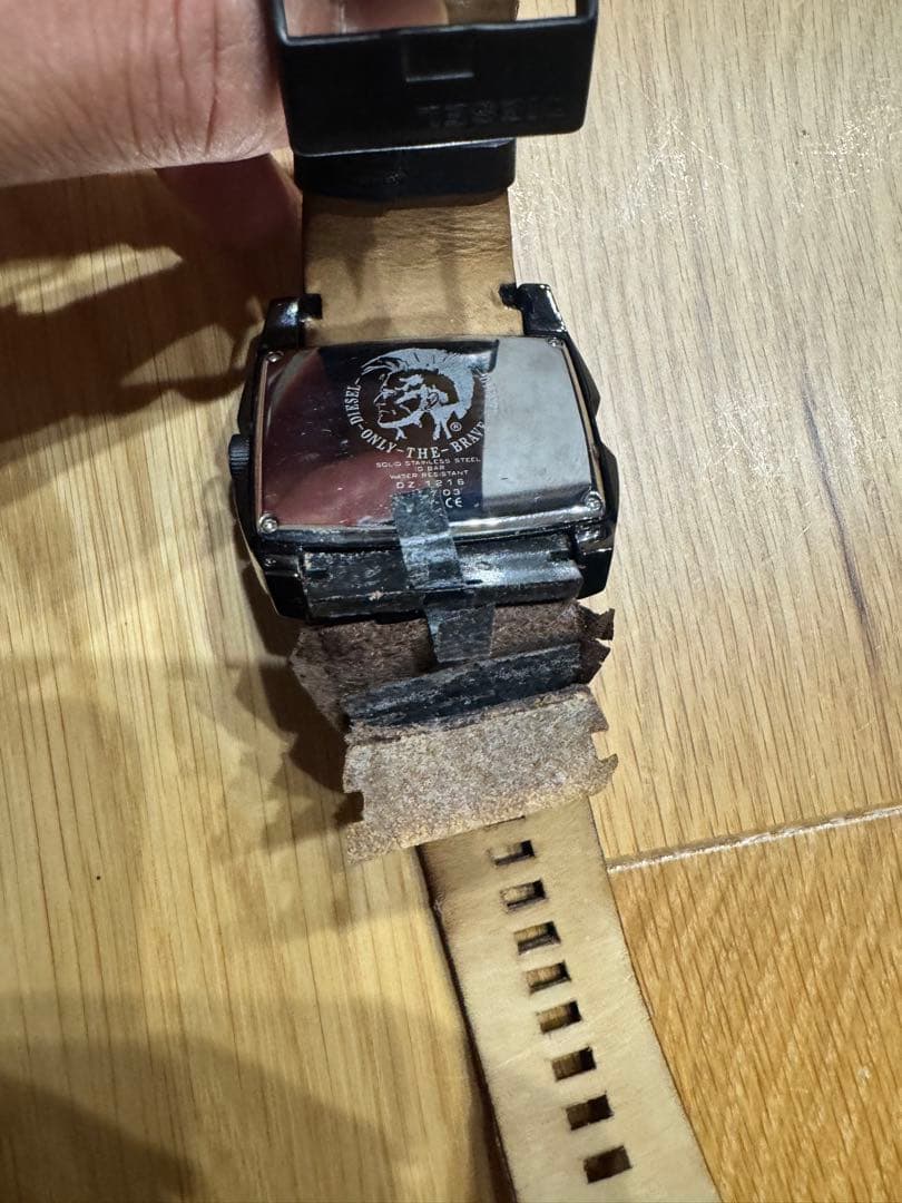 DIESEL 腕時計 スクエアケース レザーベルト — image 5