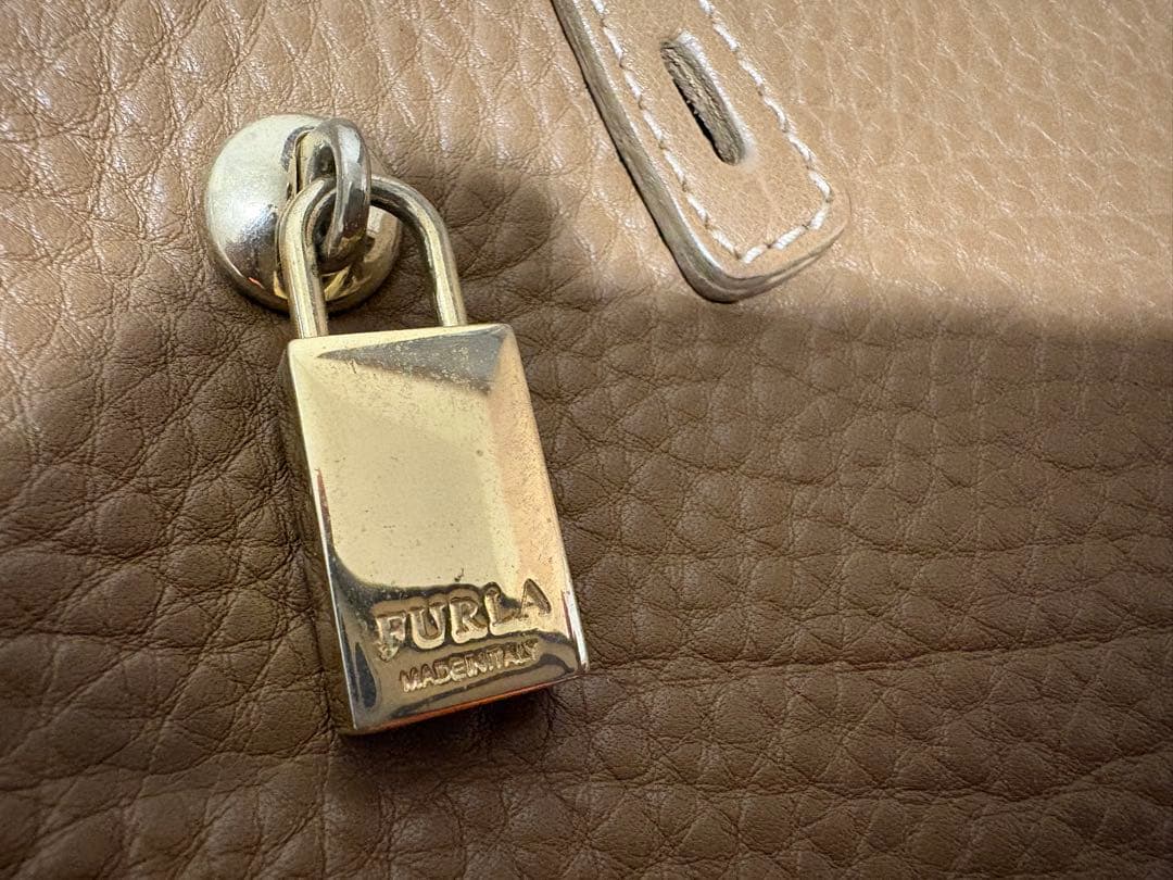 FURLA ハンドバッグ グレージュ レザー — image 2