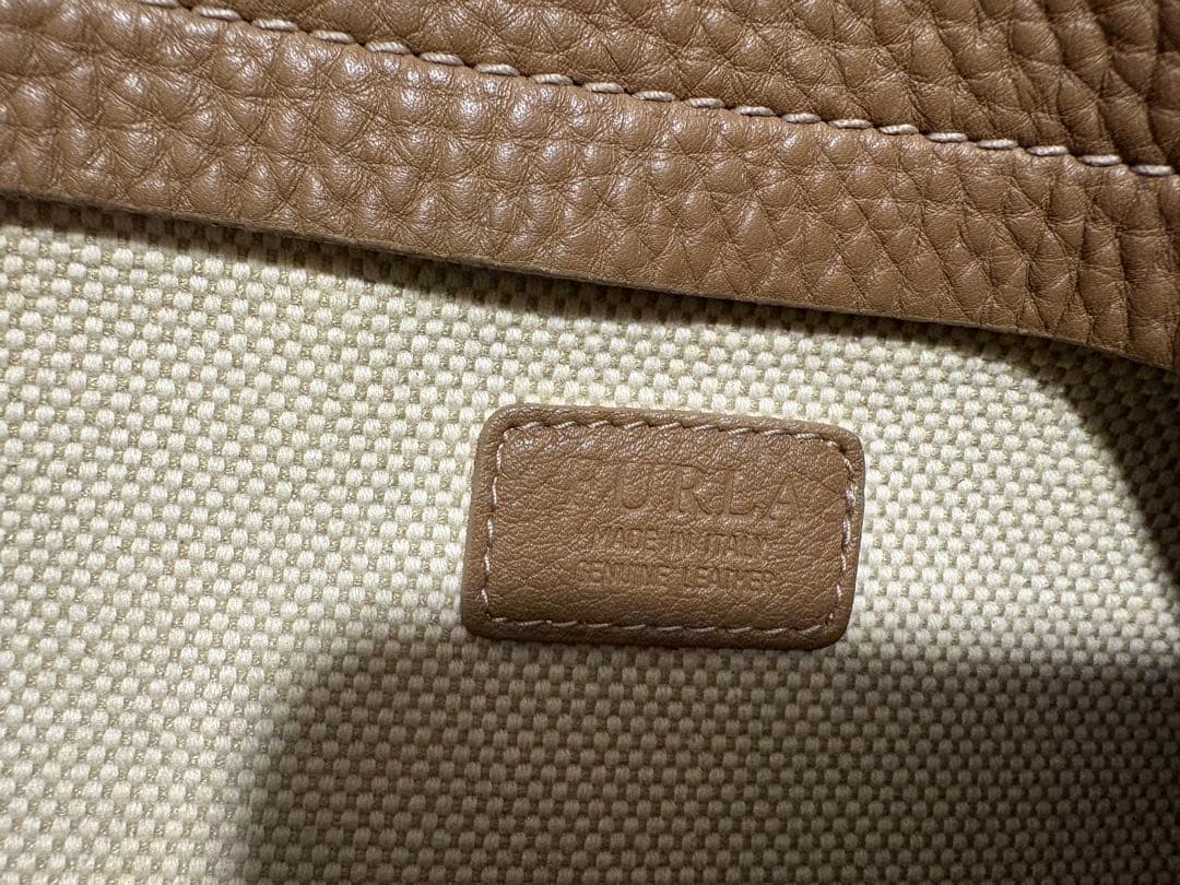 FURLA ハンドバッグ グレージュ レザー — image 4
