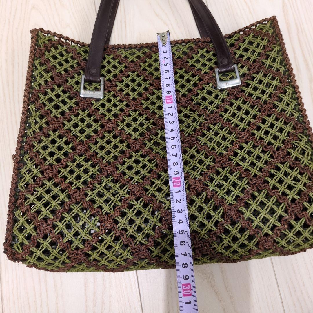 緑と茶色の編み込みトートバッグ — image 4