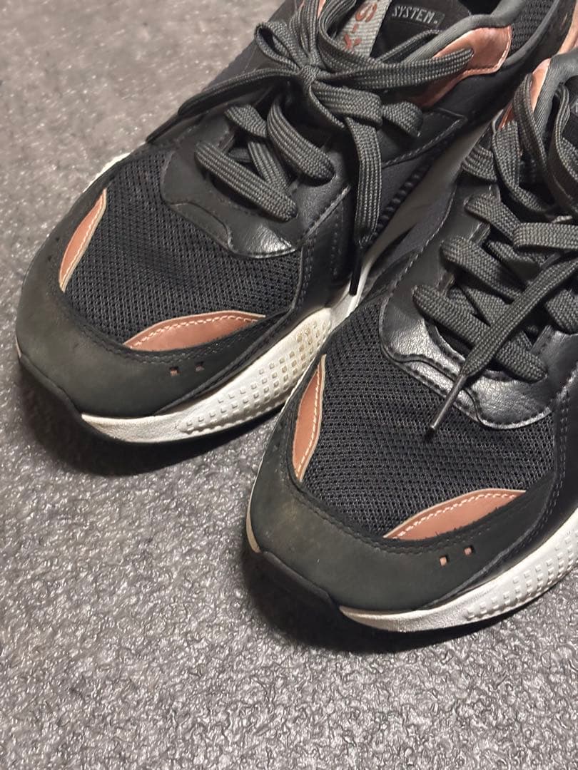 PUMA RS-X ブラック ローズゴールド スニーカー — image 2