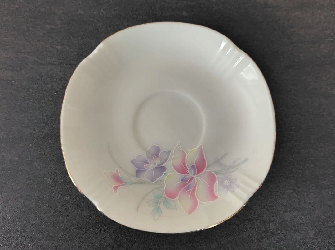 【美品】花柄カップ＆ソーサー　3客 — image 3