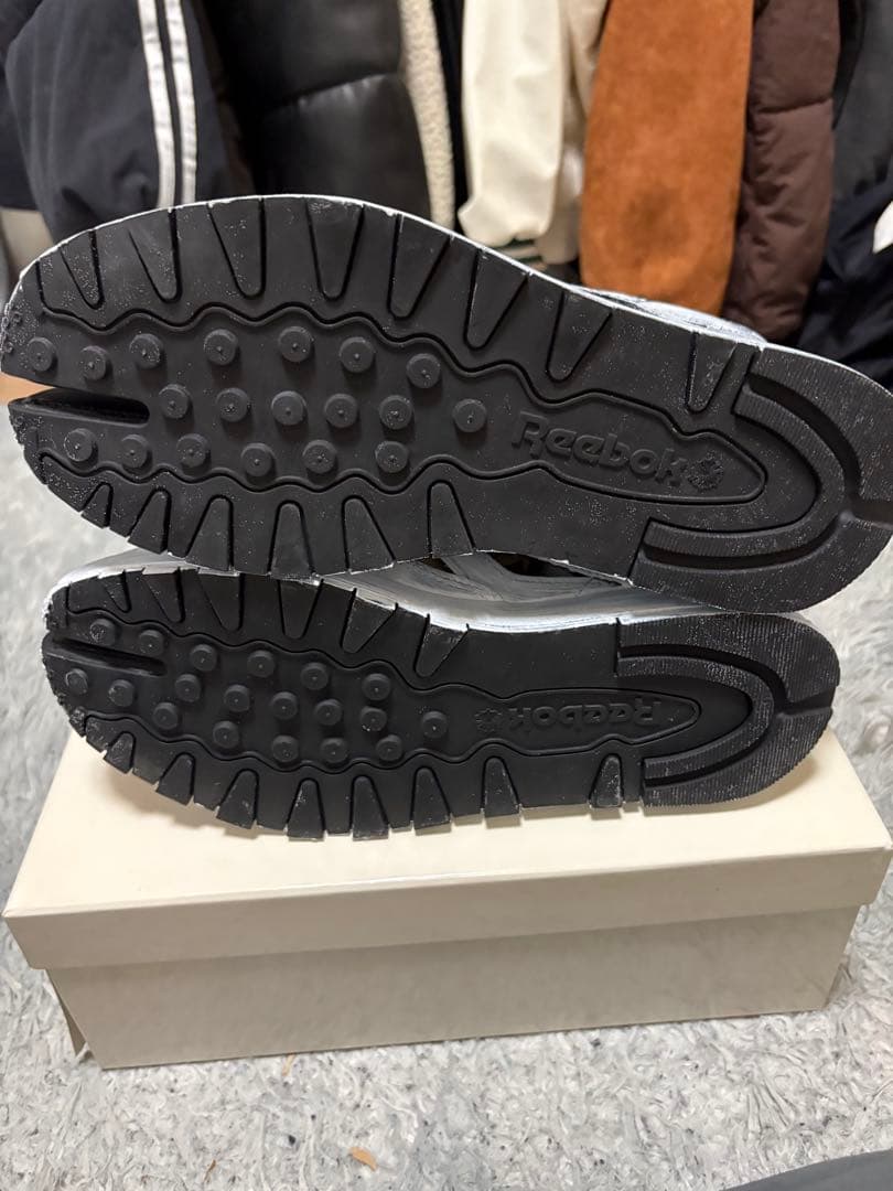 メゾンマルジェラ × Reebok クラシック レザー タビ DQ — image 5