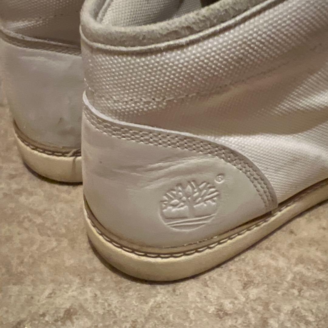 Timberland ホワイト ハイカットスニーカー — image 2