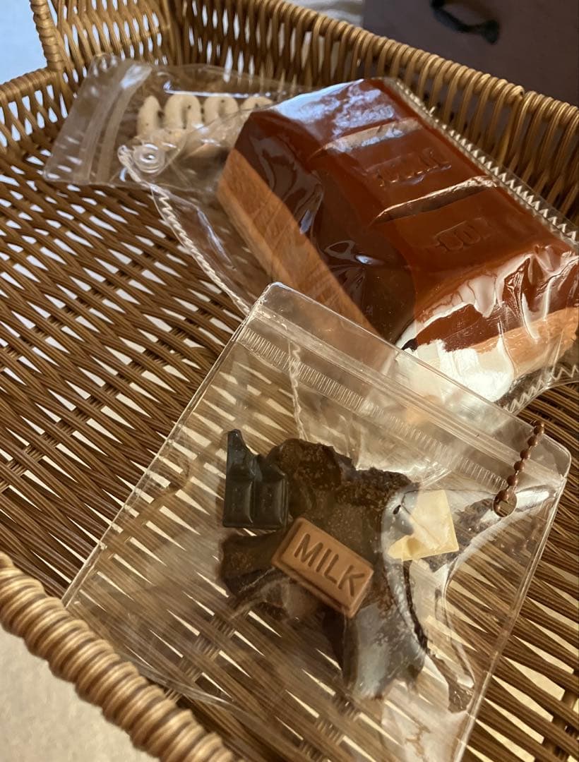 水感　Lサイズ　チョコレートムースケーキ　他おまけ　スクイーズ — image 2