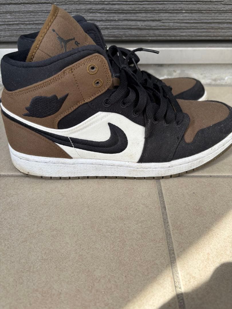 NIKE WMNS AIR JORDAN 1 MID SE 28.5cm — image 3