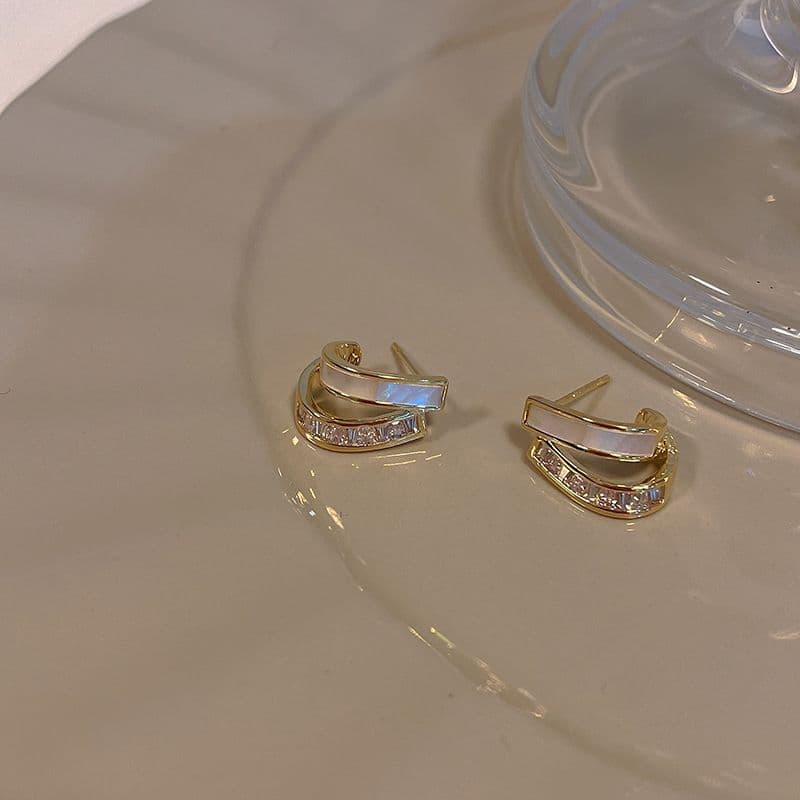 ピアス サージカルステンレス マザーオブパール シンプルデザイン — image 4