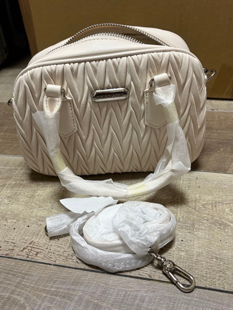 【新品未使用】ホワイトキルティング 2WAYハンドバッグ 上品高見え♡ — image 4