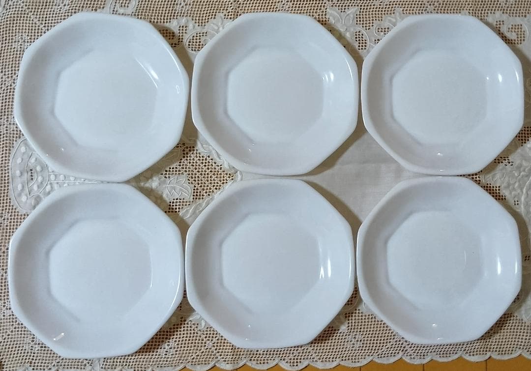 未使用保管品　ヤマザキの白い食器　８角皿６枚組　１９.５cm — image 2