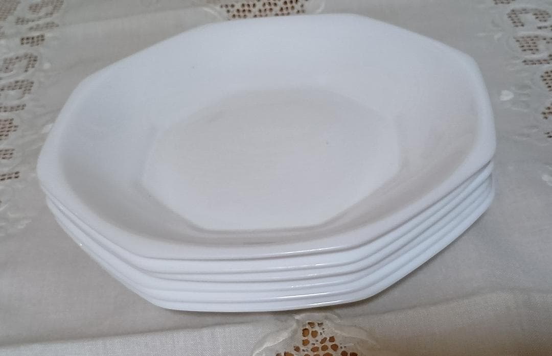 未使用保管品　ヤマザキの白い食器　８角皿６枚組　１９.５cm — image 3