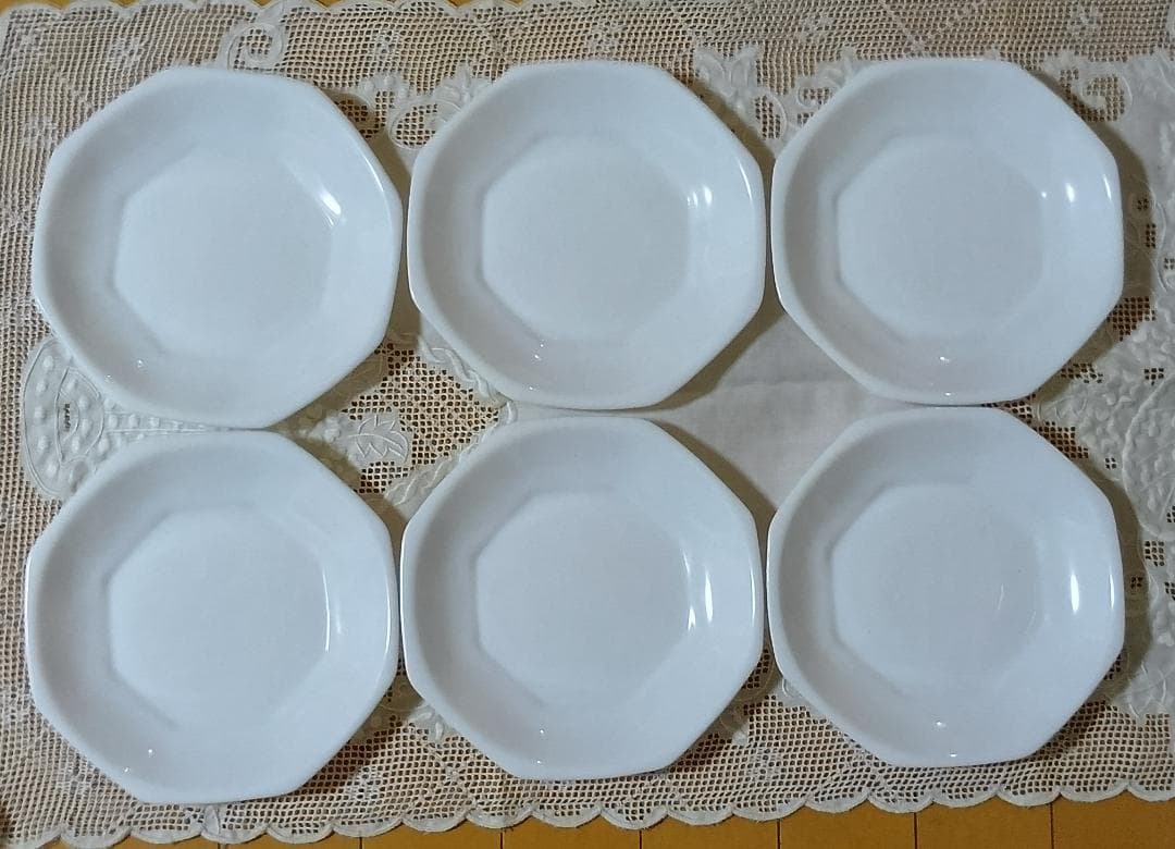 未使用保管品　ヤマザキの白い食器　８角皿６枚組　１９.５cm — image 4