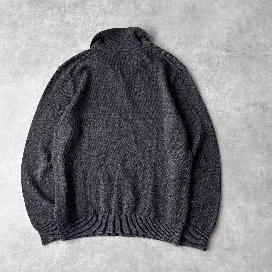 19324 GUESS ワンポイント ロゴ ヘンリーネック セーター — image 2