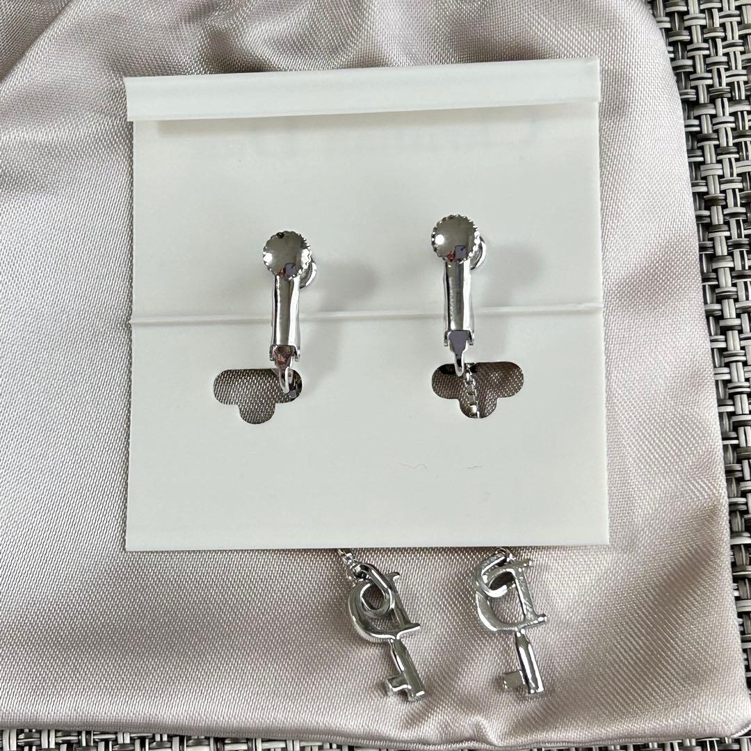 Christian Dior ハート キー/鍵モチーフ イヤリング — image 4