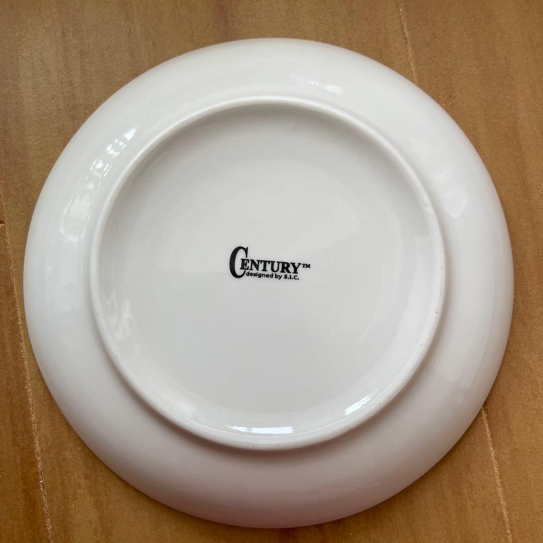 Century 皿 ウサギ イチゴ柄 — image 3