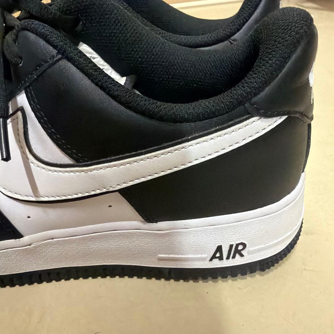NIKE AIR FORCE 1 ブラック ホワイト — image 4
