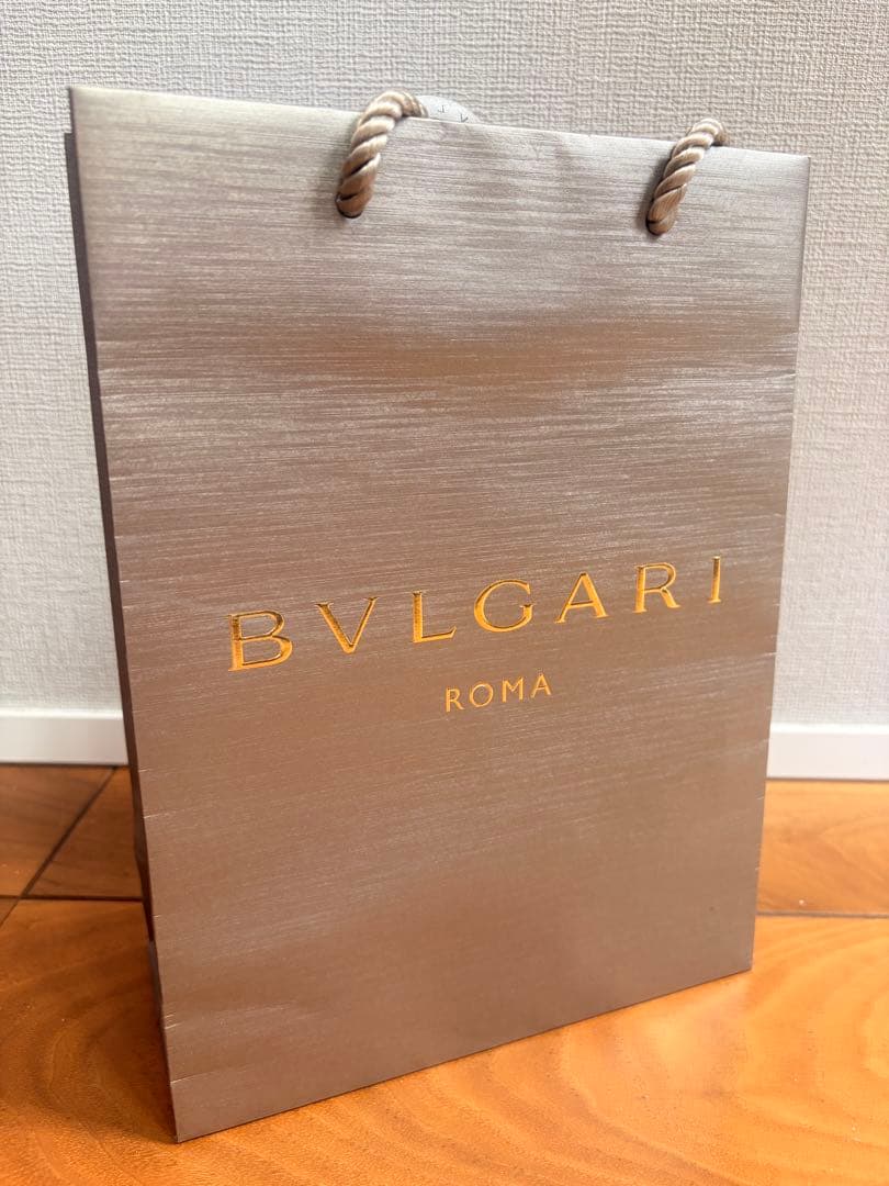 BVLGARI ショップ袋 ショッパー 星型チャーム付き — image 2