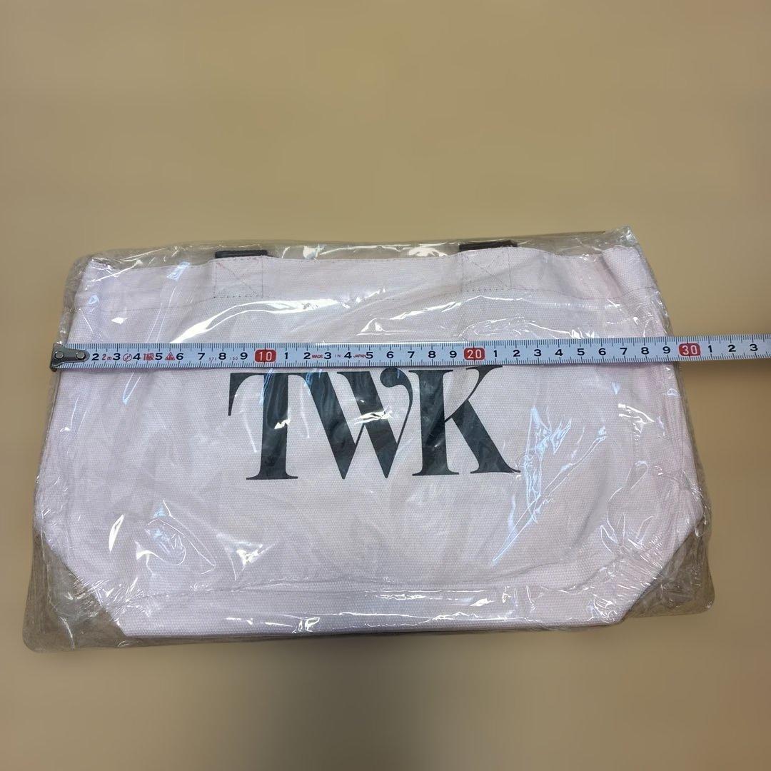 FTC 君島十和子 オリジナルトートバッグ ピンク TWKロゴ — image 2