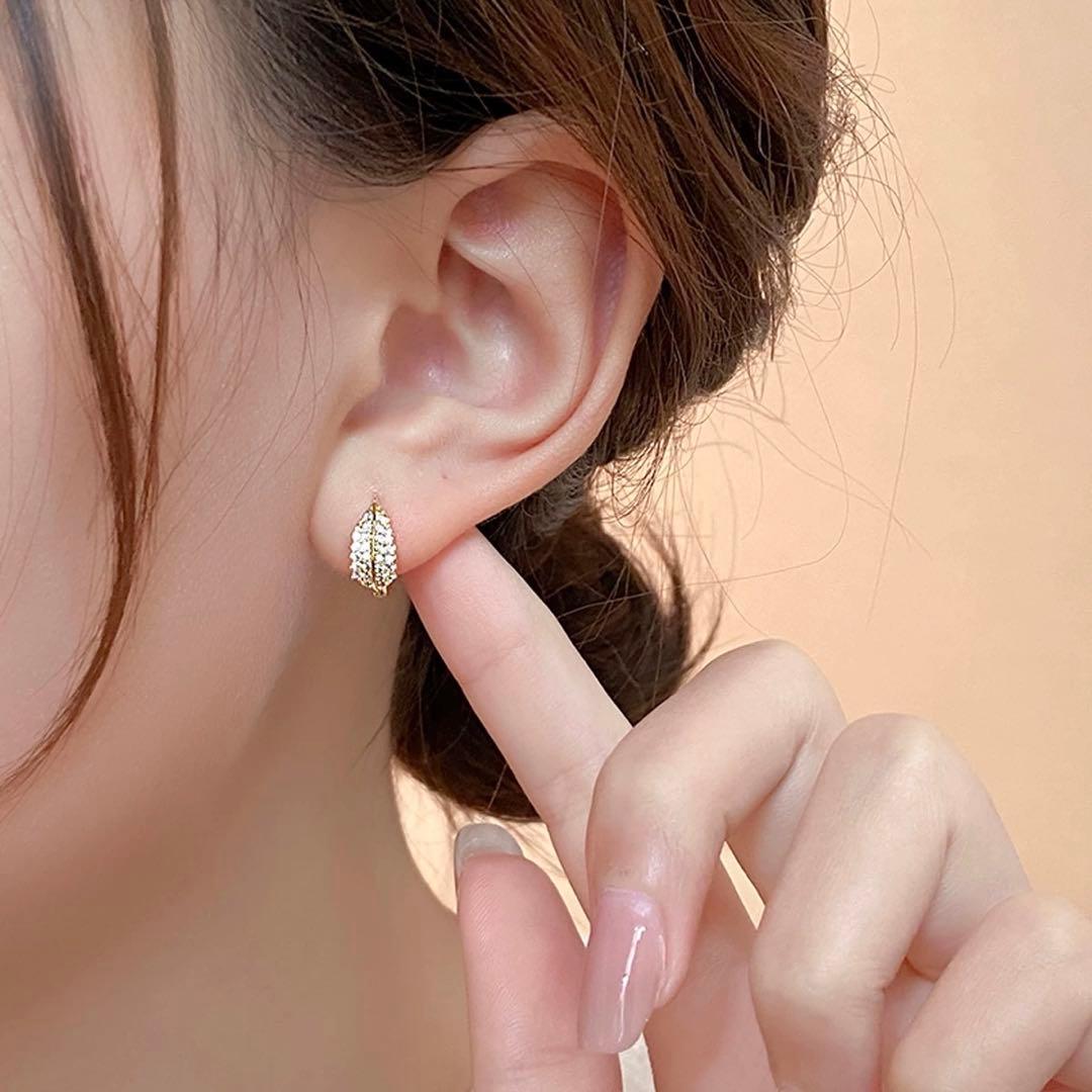 N107小ぶりゴールド葉っぱ　キラキラ軽量イヤリング　韓国　結婚式　通勤　上品 — image 2