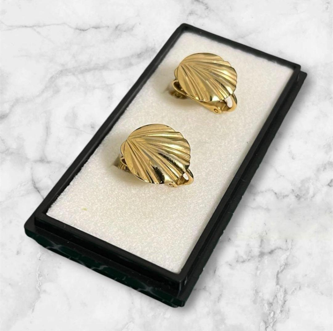 【美品】ゴールド シェルイヤリング 刻印あり — image 2