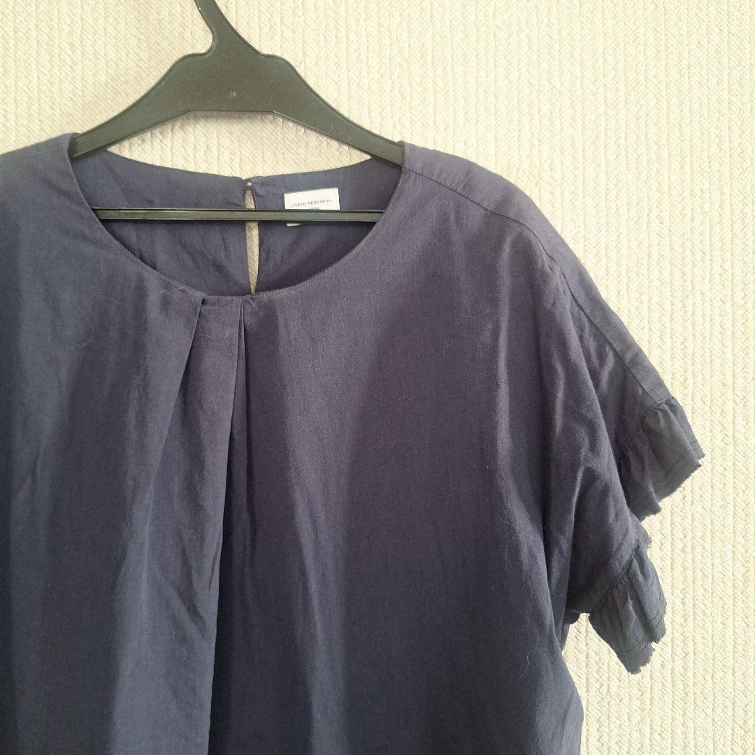 URBAN RESEARCH DOORS ネイビー フリル袖シャツ　ブラウス — image 2