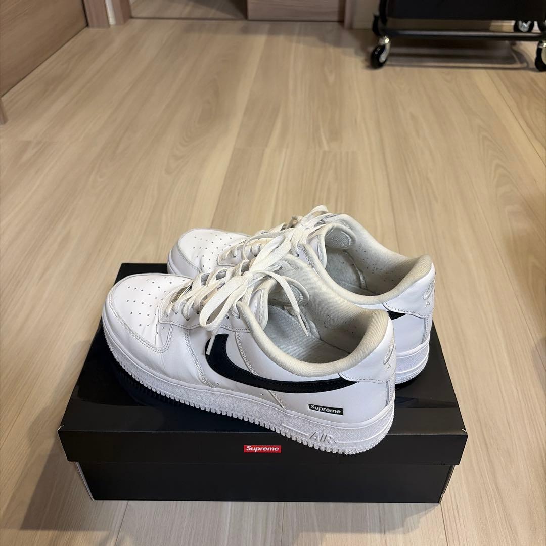 Supreme Nike Air Force 1 Low White Black — image 2