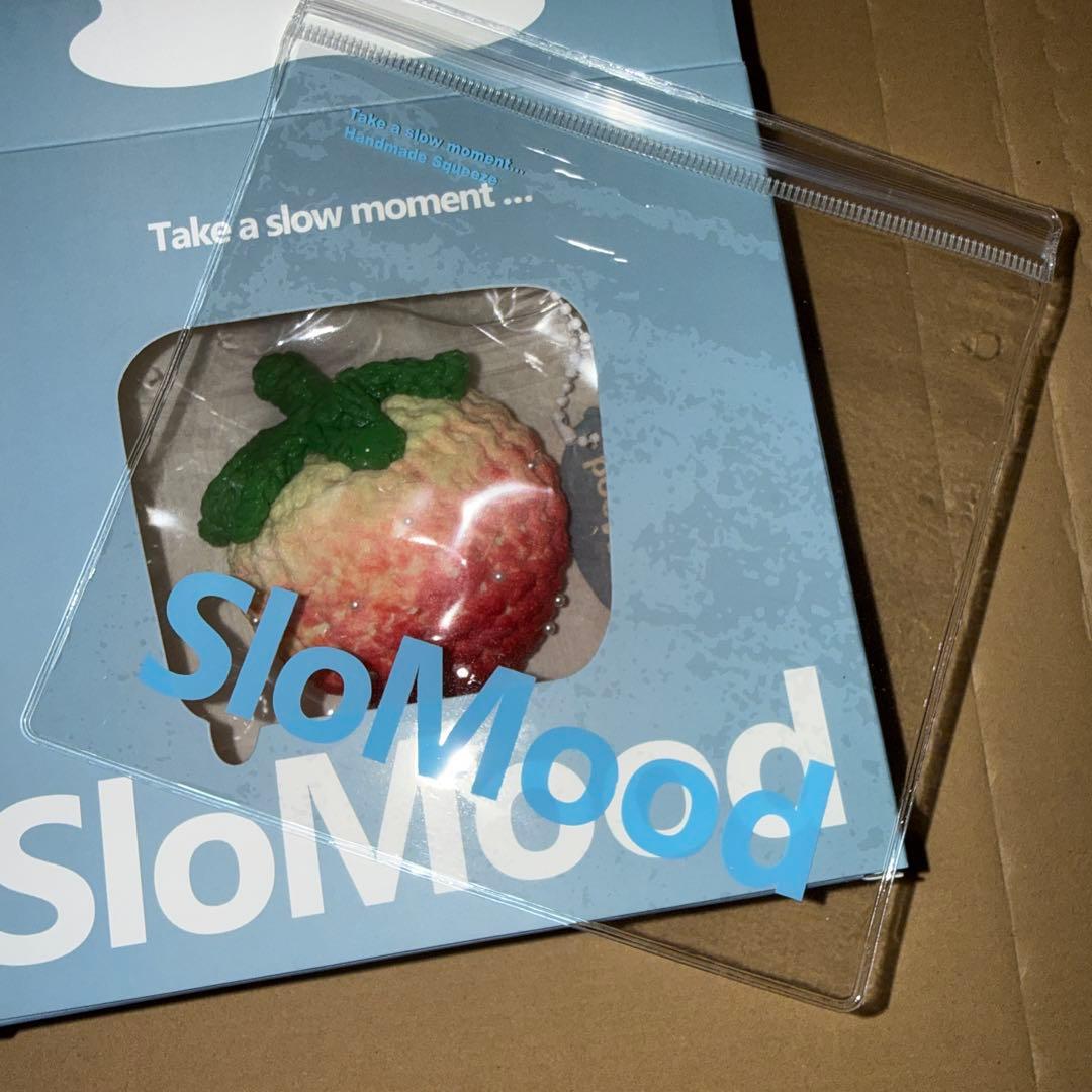 SloMood スロームード ニットいちご スクイーズ — image 2