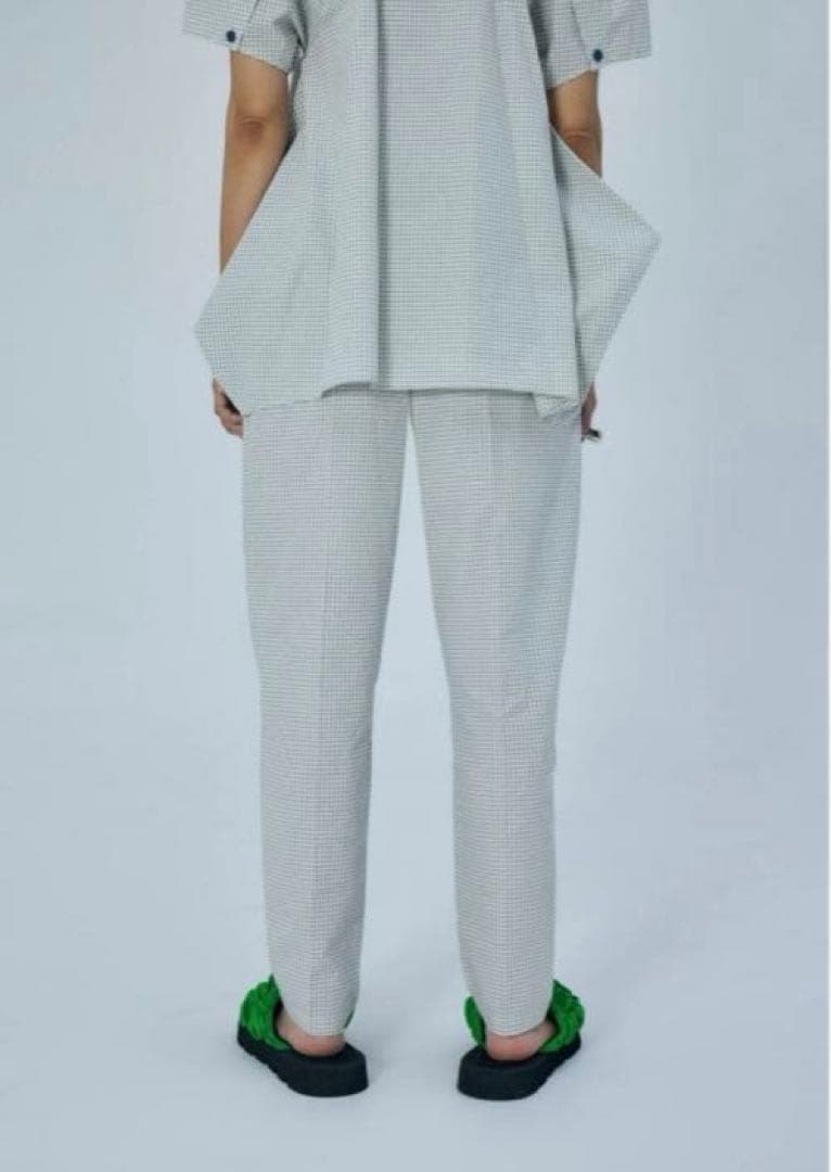 ENFOLD 24SS WASHABLE CHECK EGG-PANTS — image 5