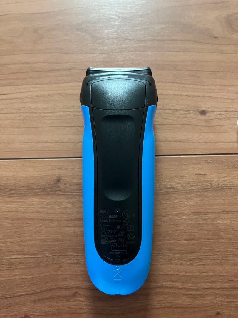 【値下げ！美品】ブラウンBRAUN電気シェーバー 本体 wet&dryシリーズ3 — image 4