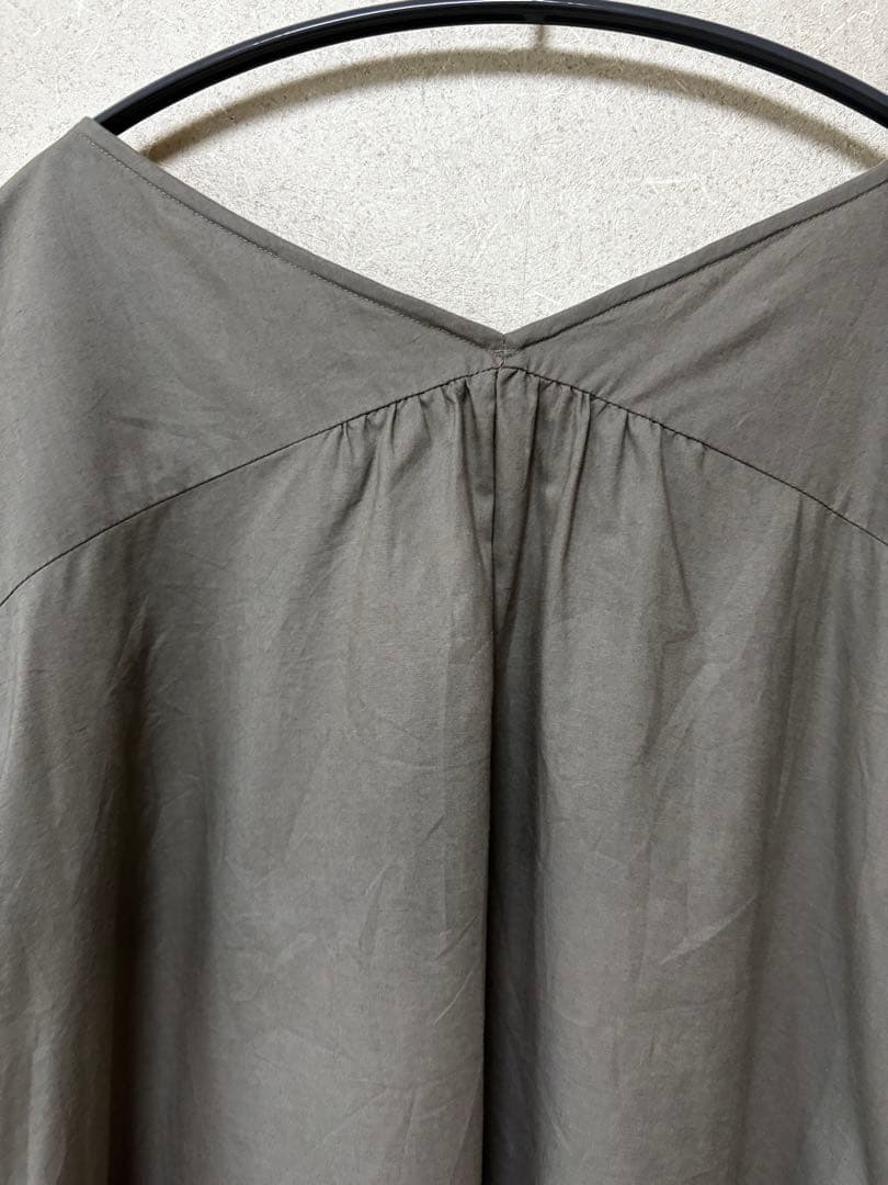 BEAMS HEARTフリルスリーブ前後Vネック半袖カットソー カーキ色 フリー — image 5