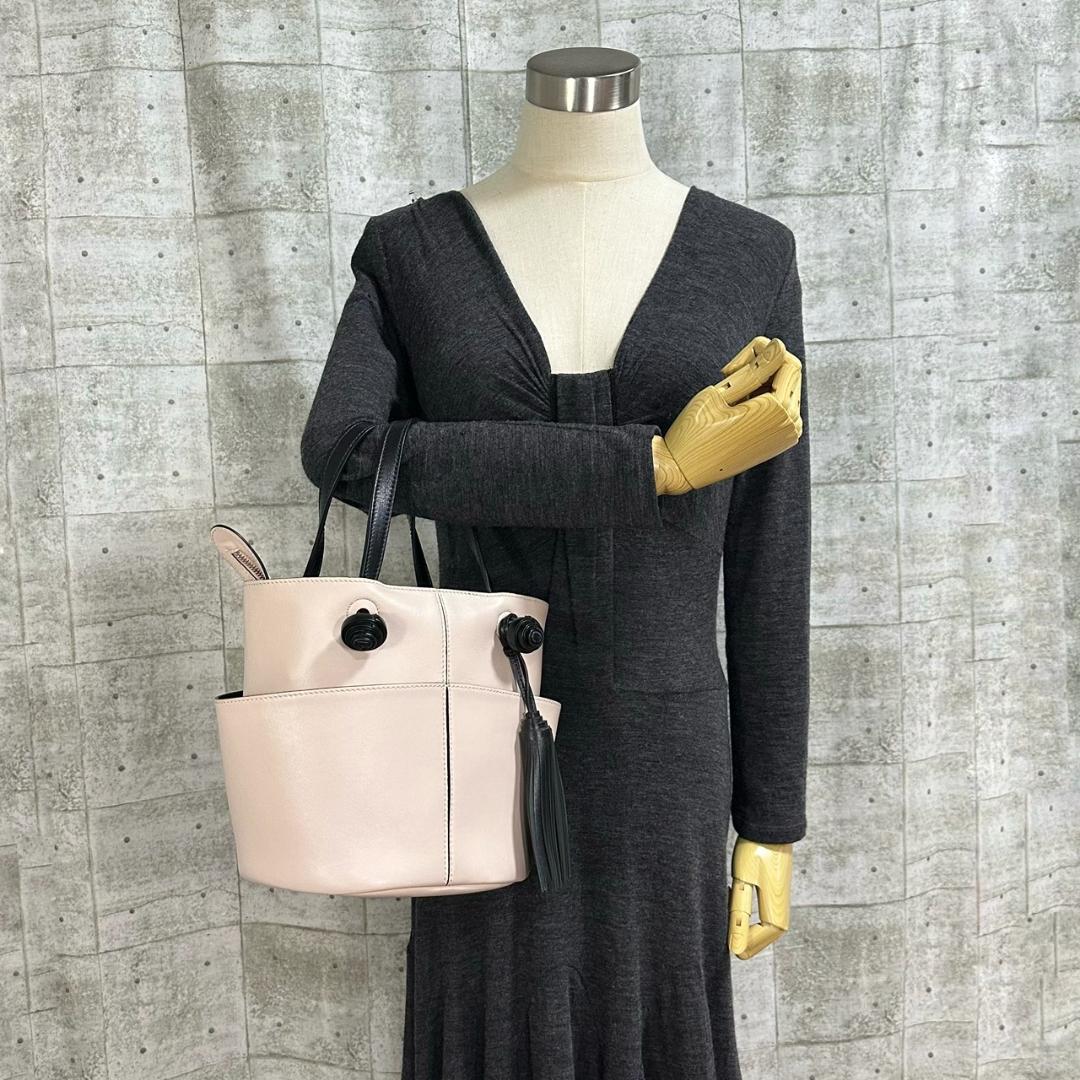 人気★美品★TOD'S トッズ タッセルバケットバッグ バケツ型 ハンドバッグ — image 2