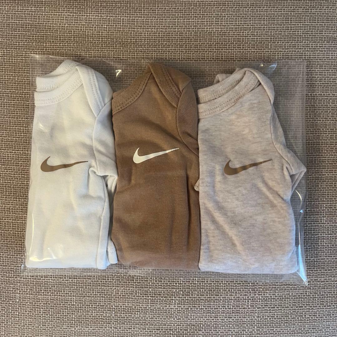 【NIKE】ロンパース3枚セット（ホワイト・ベージュ・ブラウン） — image 2