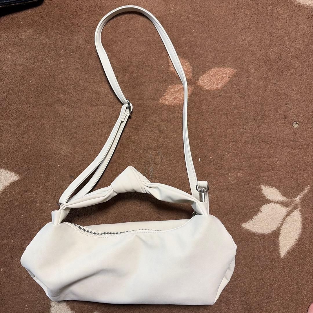 お値下げ‼️AZUL BY MOUSSY ノットハンドル ハンドバッグ ホワイト — image 4