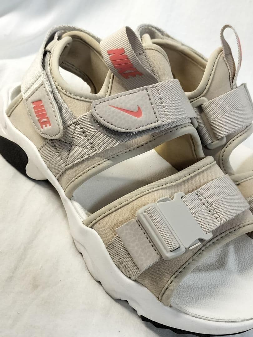 処分★美品★NIKE ナイキスポーツサンダル ベージュ軽量　24cm — image 2