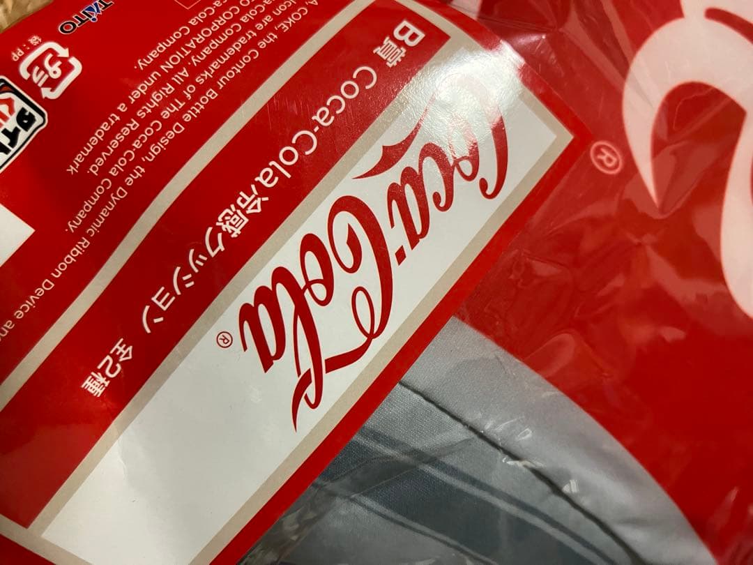 タイトーくじ Coca-Cola B賞 冷感クッション　ほか — image 2