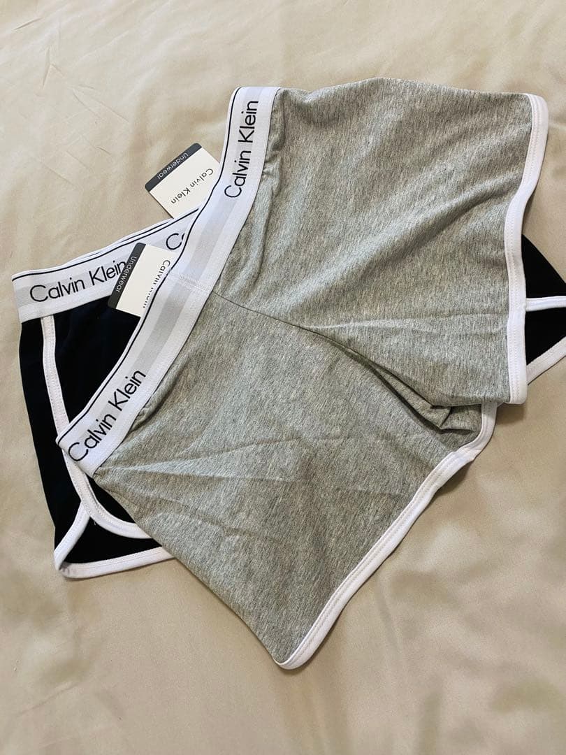 Calvin Klein ショートパンツ 2枚セット　Lサイズ・ヨガ　ジム — image 2